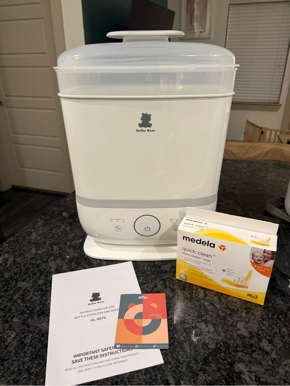 White Baby Bottle Sterilizer with Clear Lid